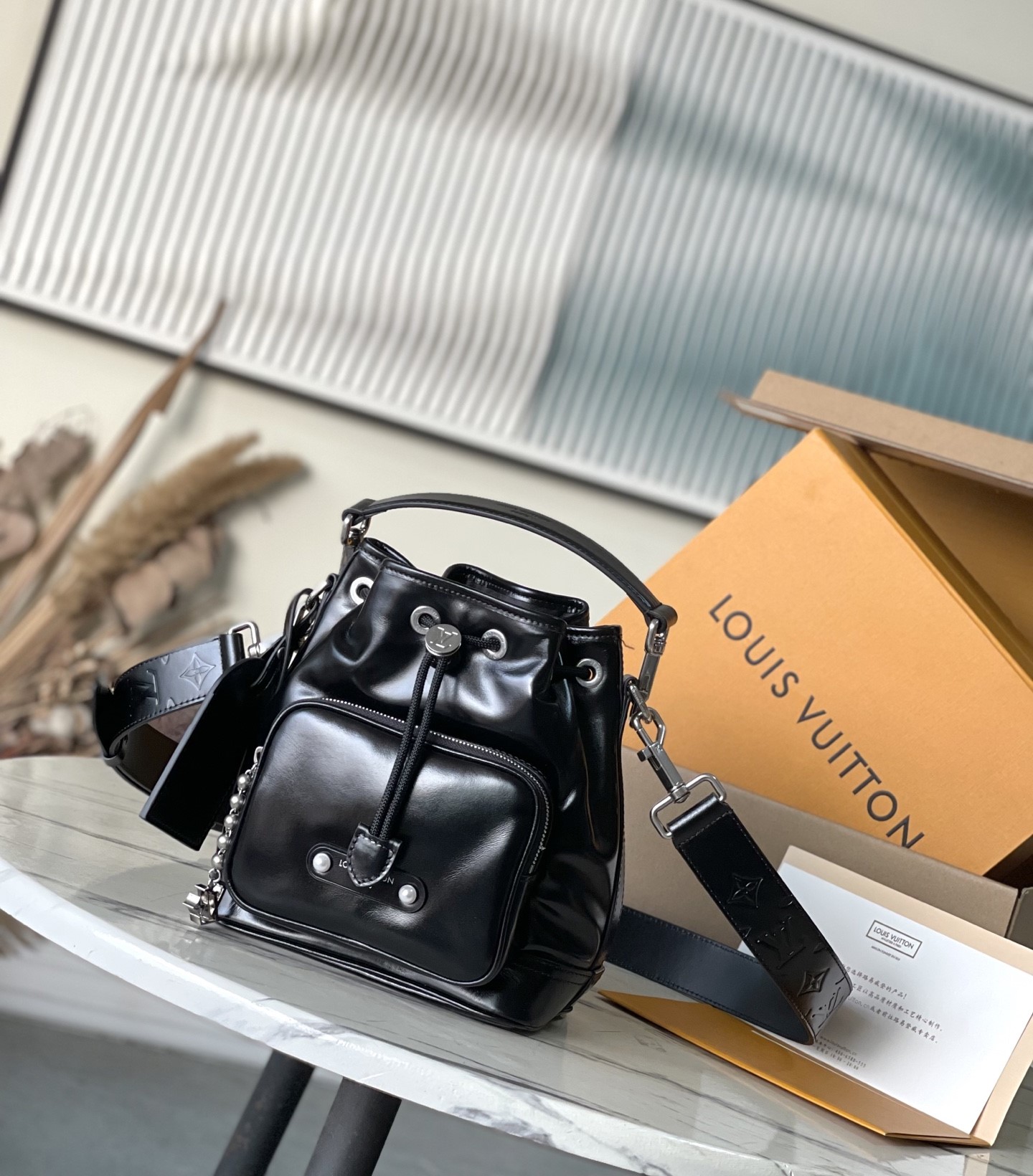Bagsaaa LV M13985 Noé Cargo Black small bucket-style bag - 24cm