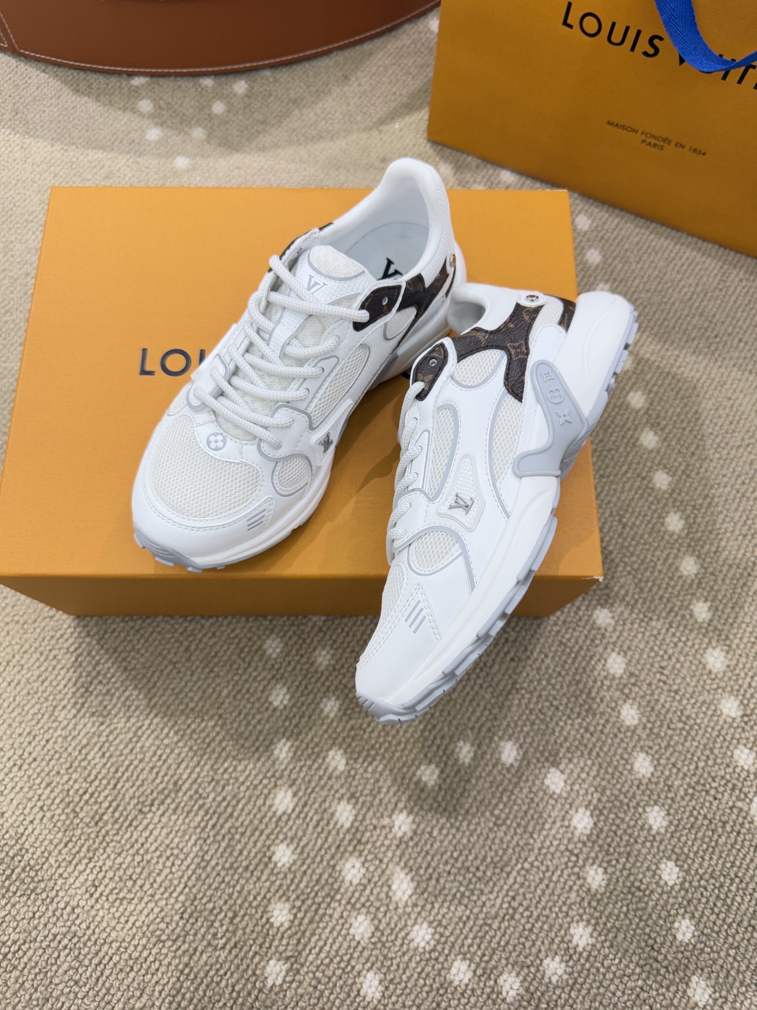 Bagsaaa LV Olympia Sneaker White