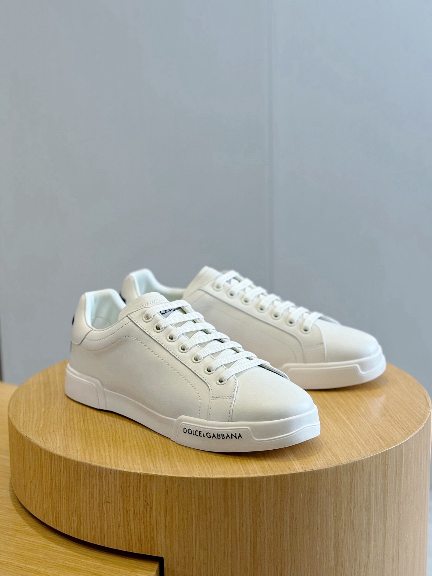 Bagsaaa Dolce & Gabbana Portofino sneakers white