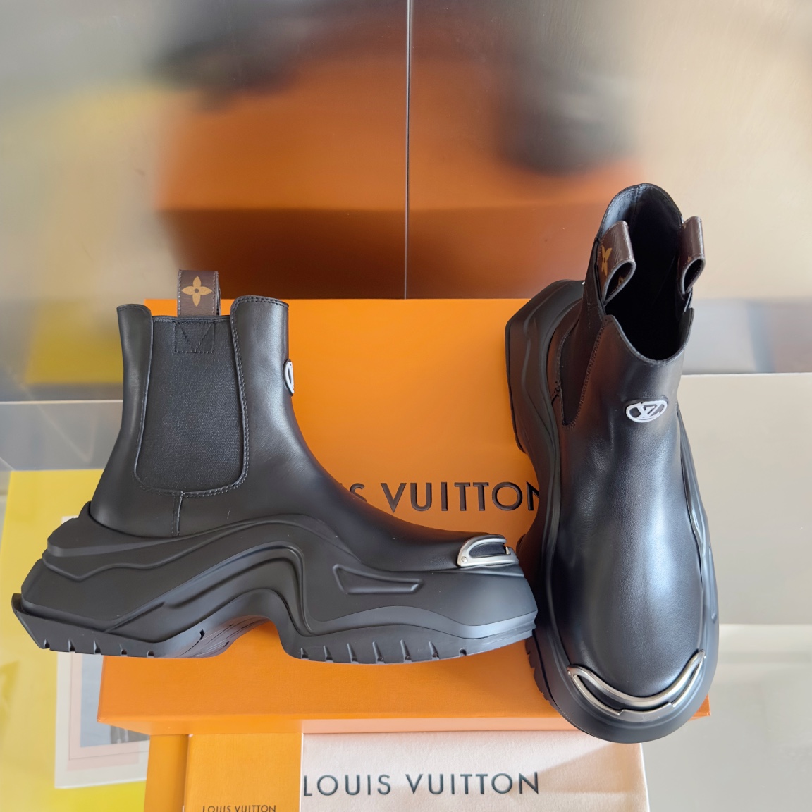 Bagsaaa LV Archlight 2.0 Platform Ankle boots black