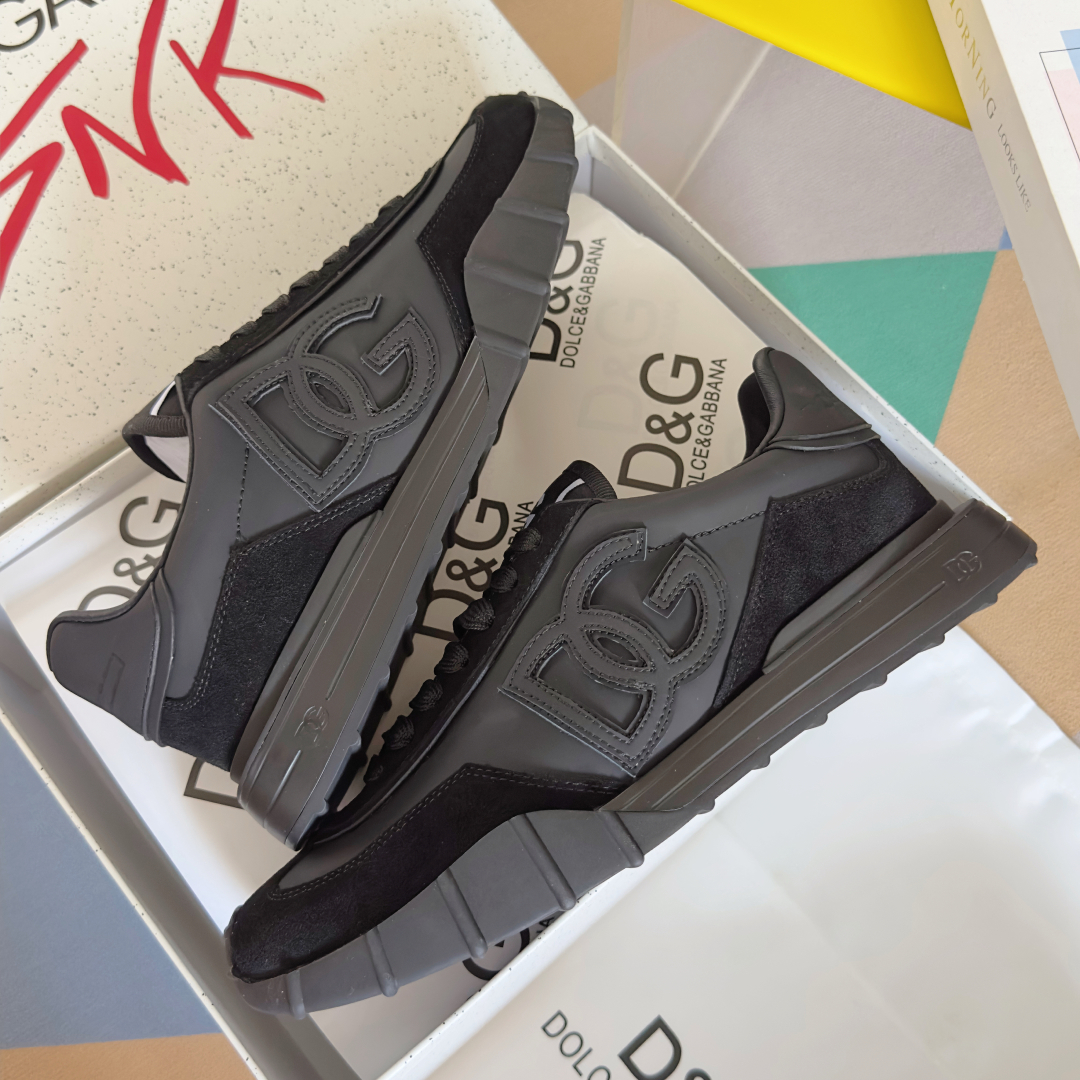 Bagsaaa Dolce & Gabbana DG Cushion sneakers black