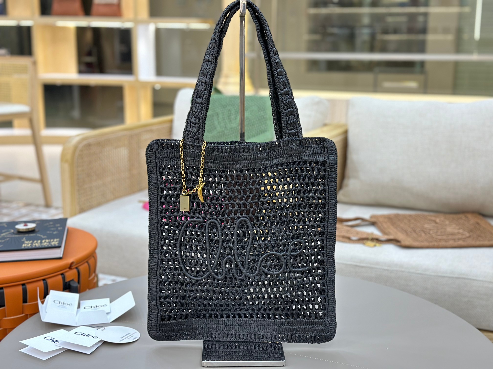 Bagsaaa Chloé Summer Banana tote bag in black raffia - 37cm
