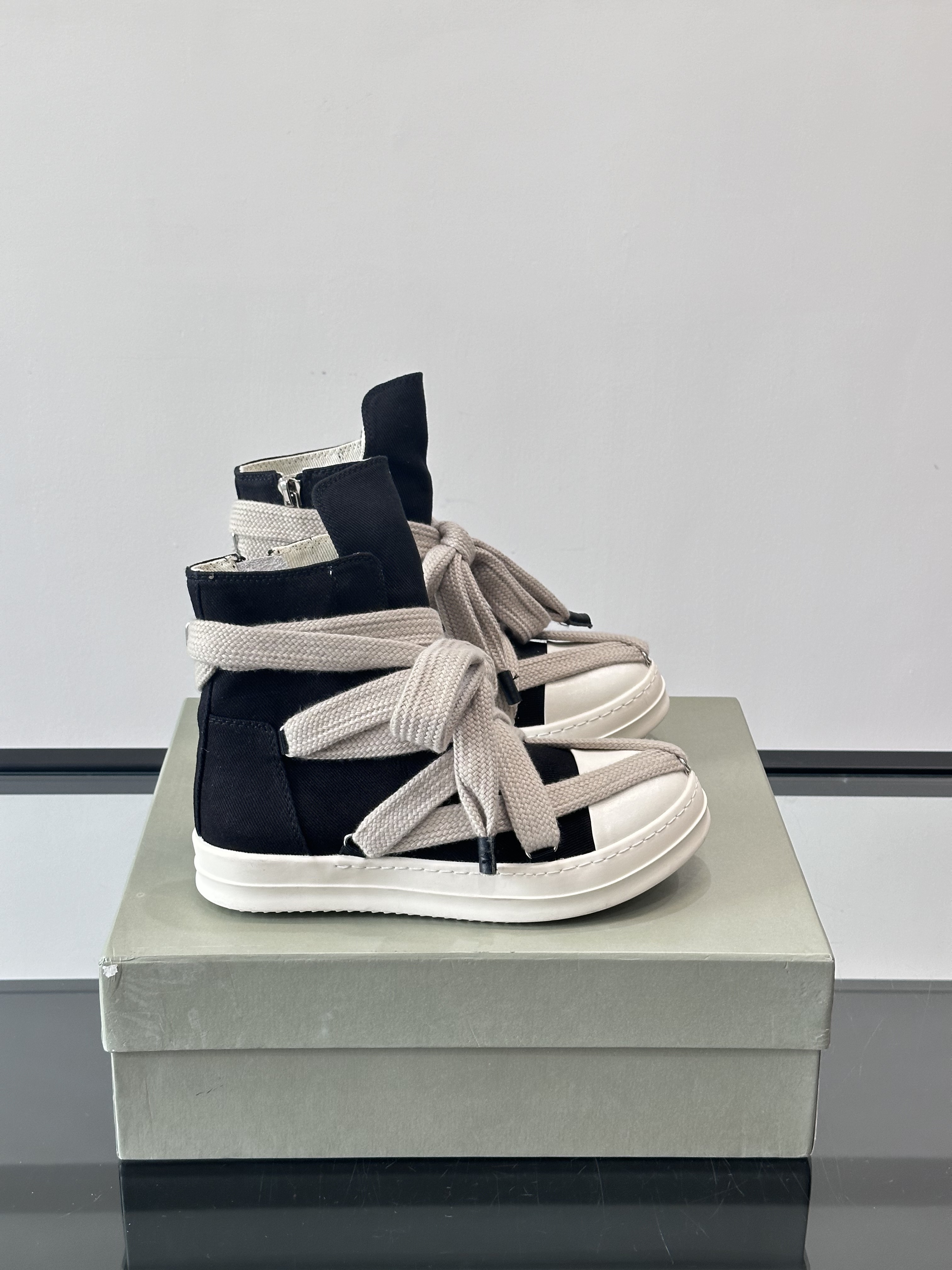 Bagsaaa Rick Owens DRKSHDW Hexa sneakers with jumbo laces